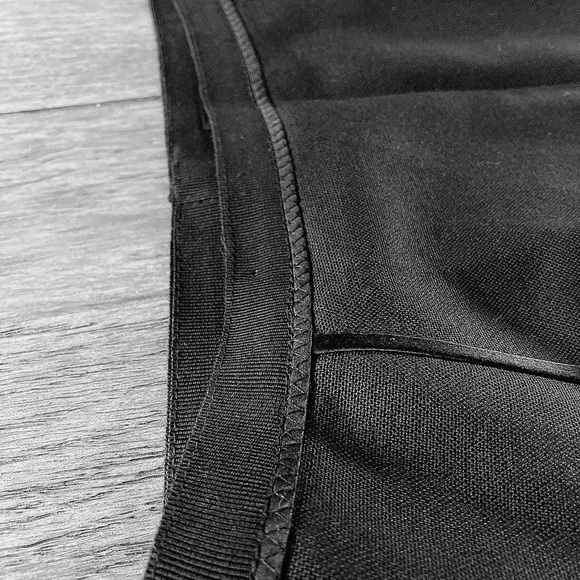▪️MARC JACOBS Black Pleated Skirt with Silk trim and accents - Picture 5 of 16